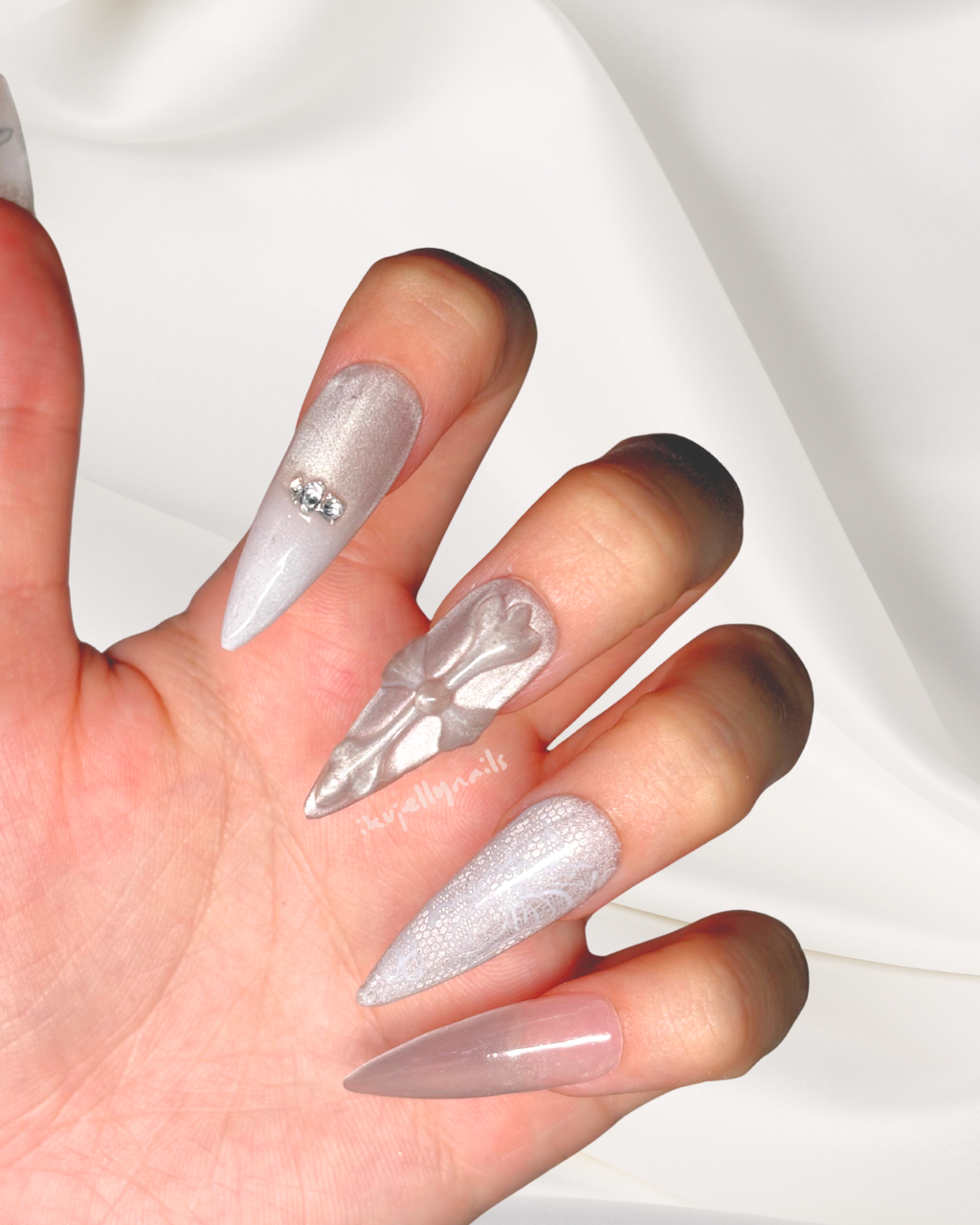 Lace n Diamonds